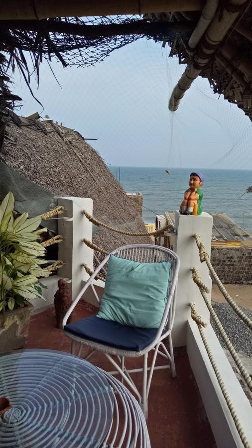 L'Escale Hotel Pondicherry Exterior photo