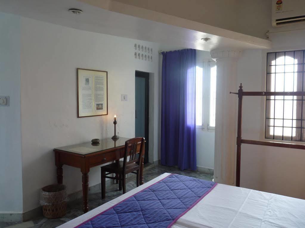 L'Escale Hotel Pondicherry Exterior photo